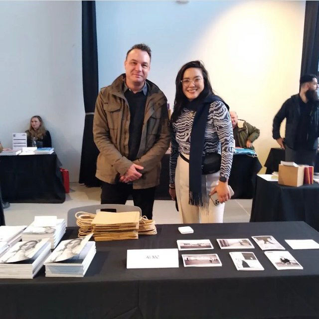 Ali MC table PHOTO Suzanne Phoenix